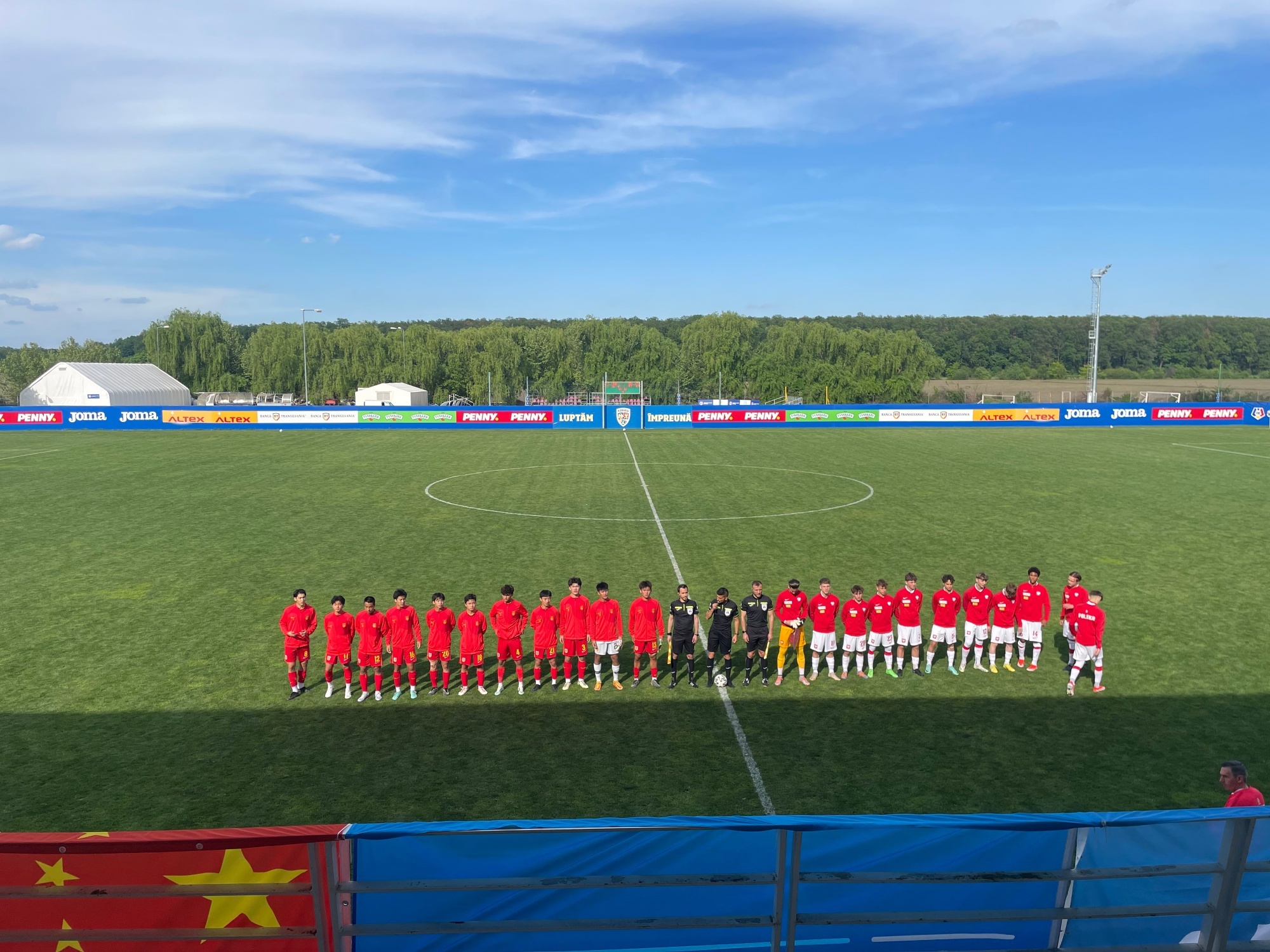 中国U16 对阵波兰U16 的比赛已经开始 球场当前位置比分10
